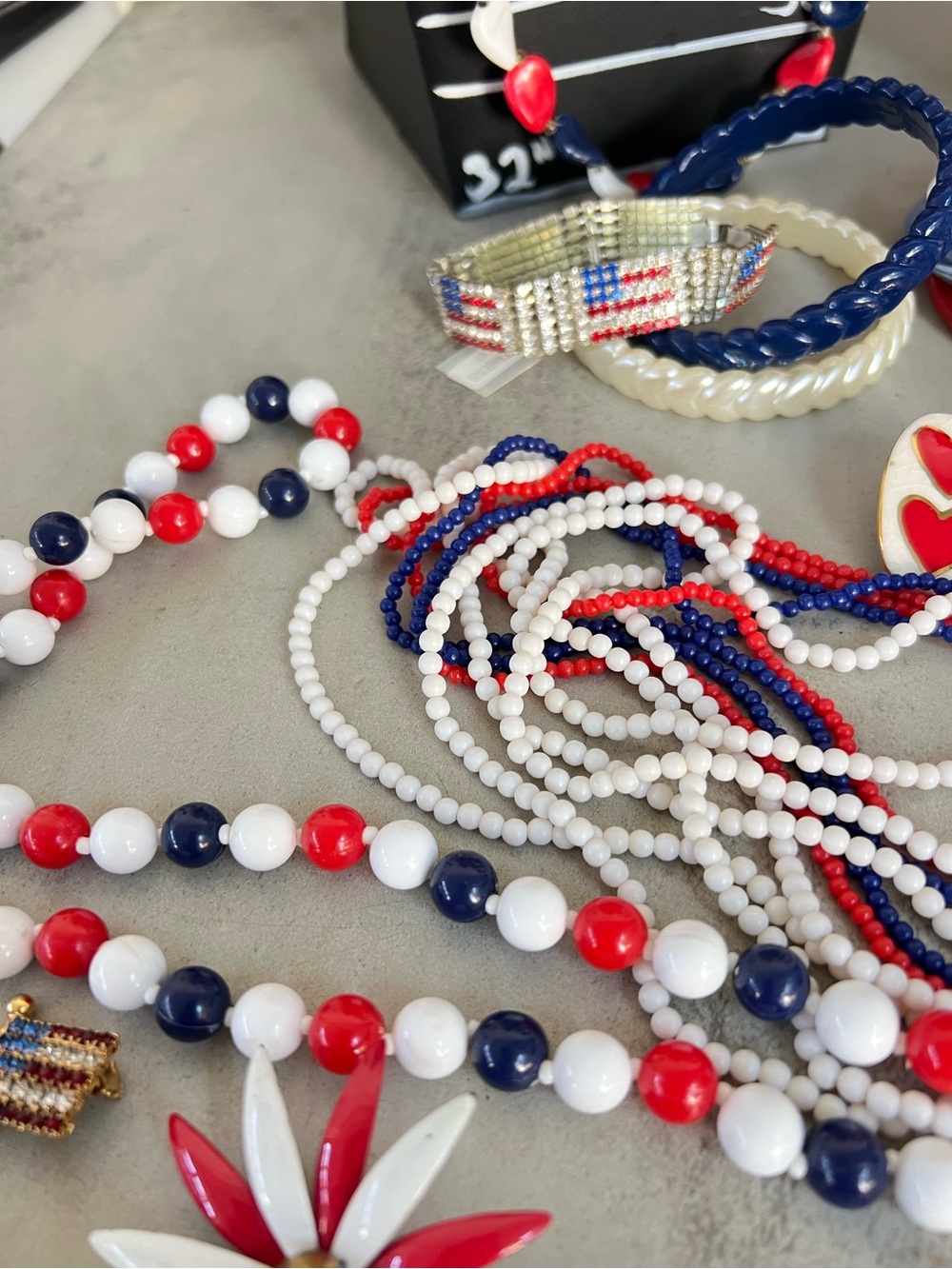 Vintage Patriotic Jewelry Lot 30 pieces - Picture 7 of 11